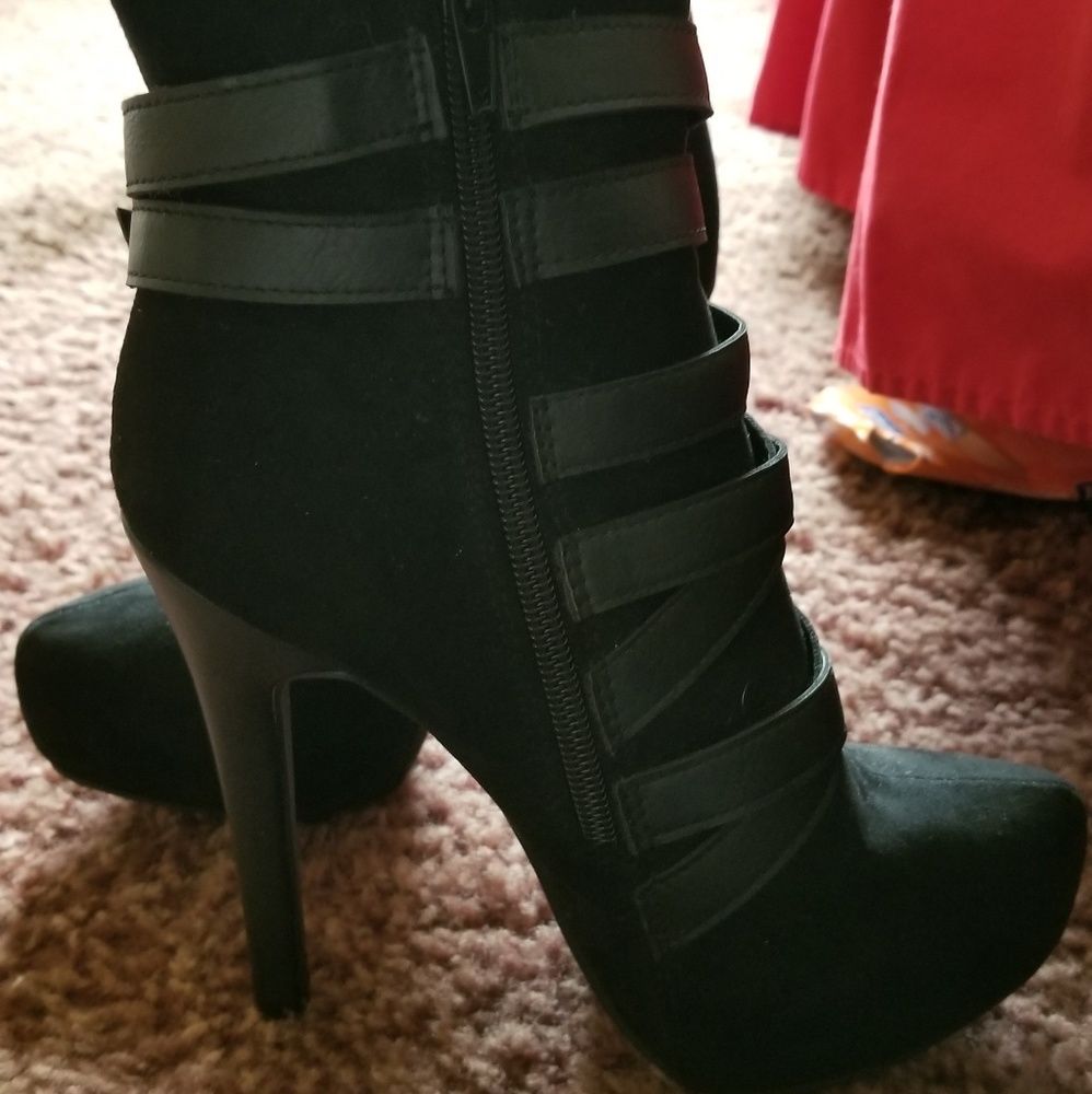 High Heels - image 1